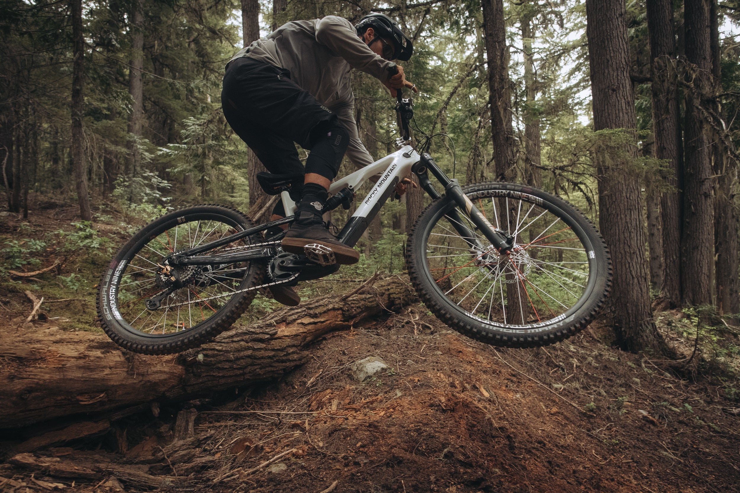 Bike: E-bikes: Mountain Bikes