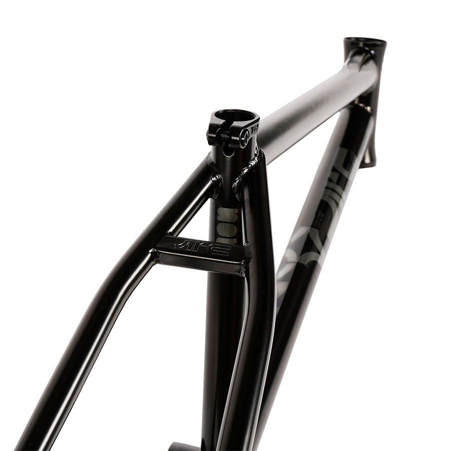 WeThePeople, Arc Murray Loubser signature, Black, 20.75''
