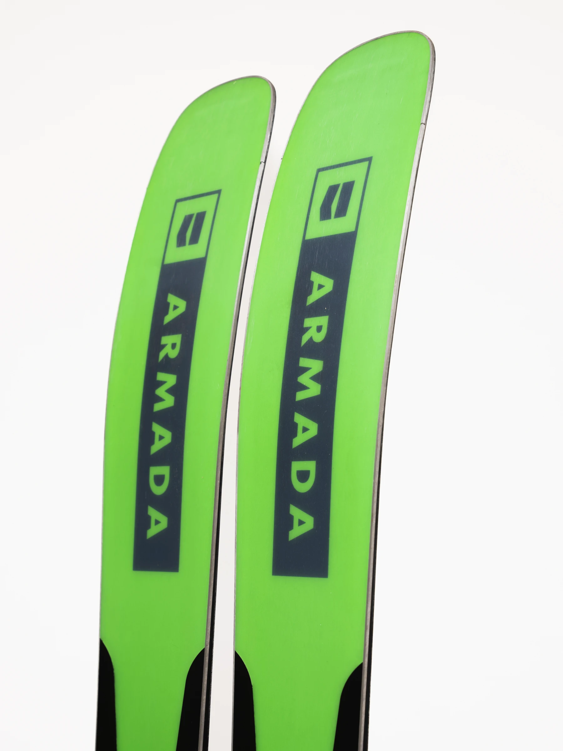 Armada 25 Déclivité 92 TI